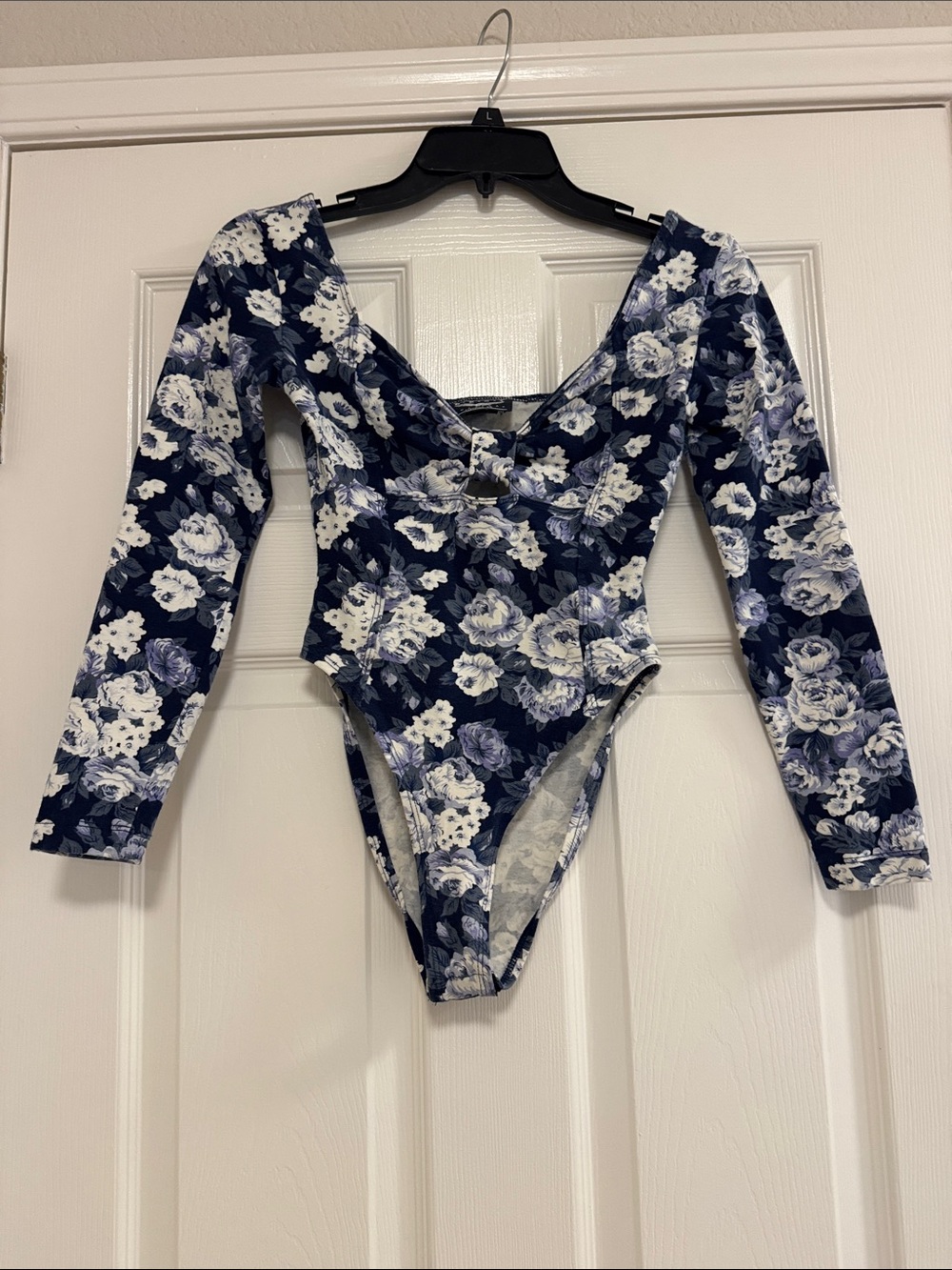 Best American Clothing Co.Navy Floral Long-Sleeve One-Piece Bodysuit Small